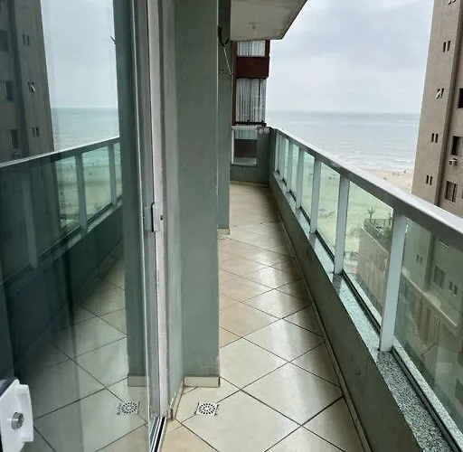 Apartamento Com Vista Para O Mar Com Garagem Pequena