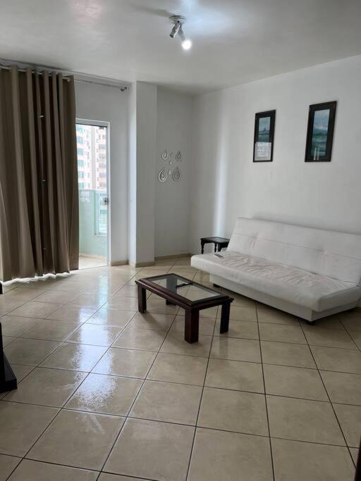 Com Vista O Mar Com Garagem Pequena Balneario Camboriu